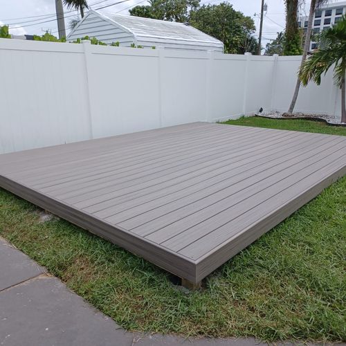 Freestanding deck