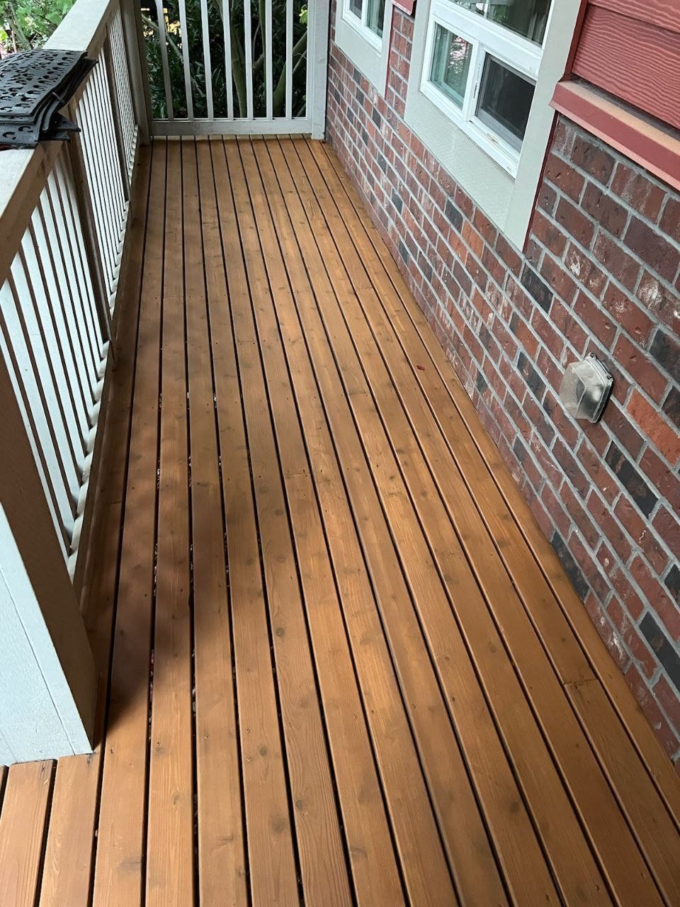 Pavlo quickly and efficiently restored my deck.