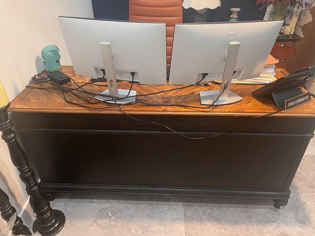 Office desk (Before) 