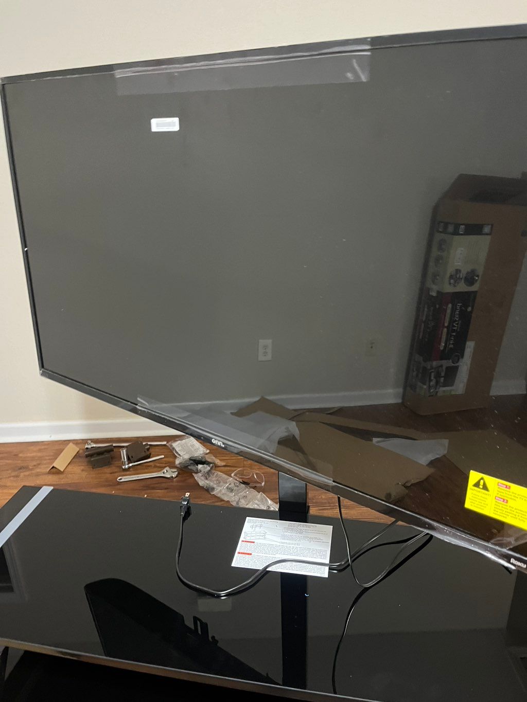 Floating TV mount Assembly 