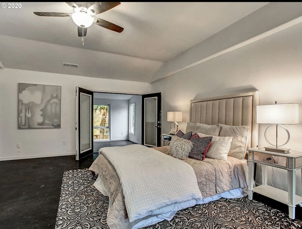 Masterbedroom with new enclosed back deck, french 