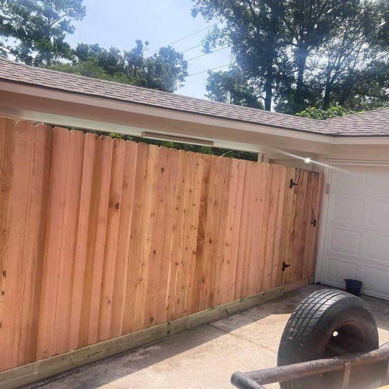 Molina wood fence LLC