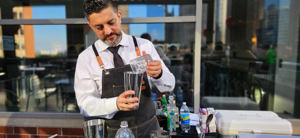 Top Shelf Bartend - Rodrigo Avila