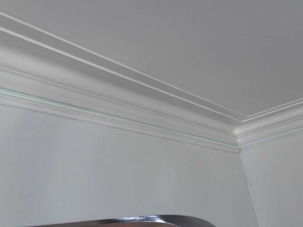 Crown Molding 8”
