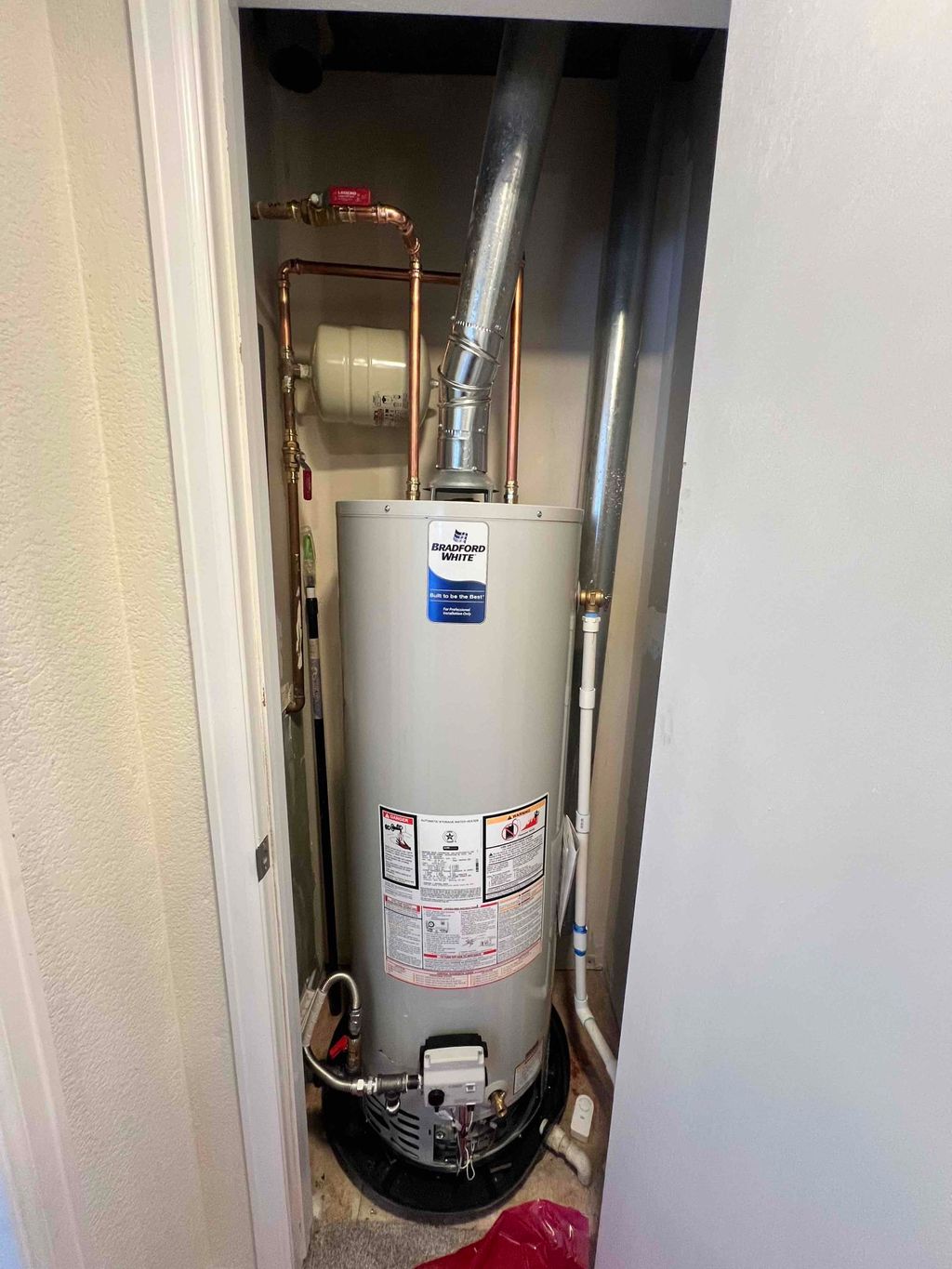 Gas Water Heater in Closet 