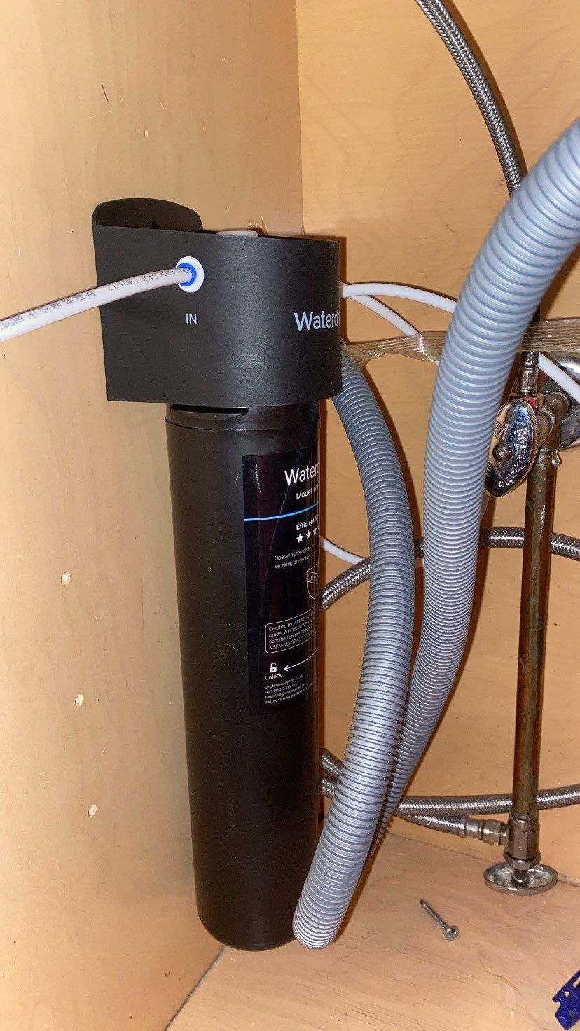 WATER FILTER INSTALLED UNDER SINK 