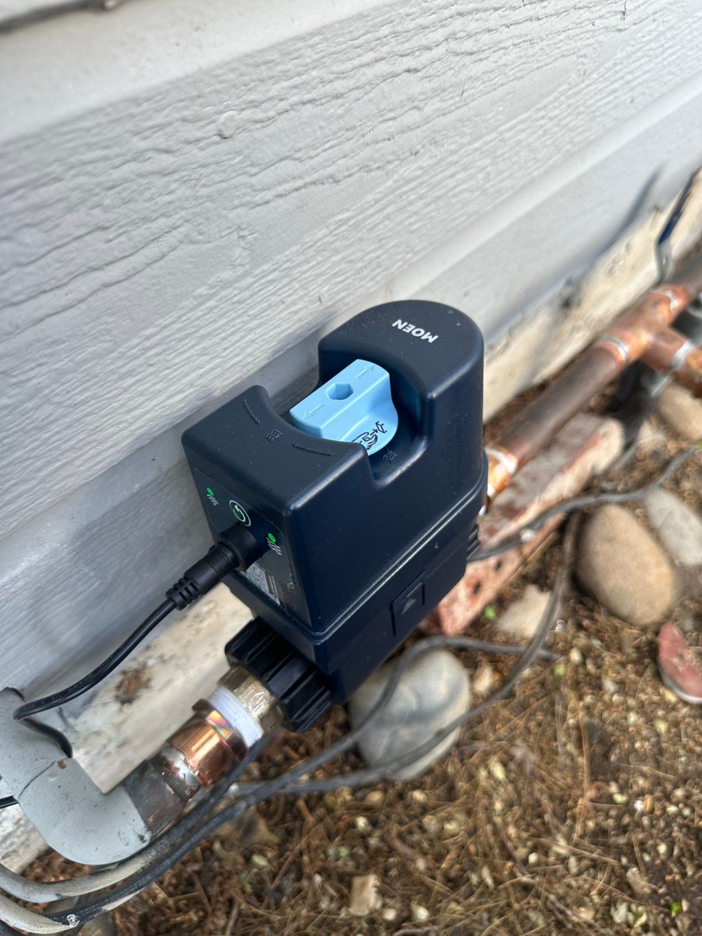 Smart water monitor and shutoff device “MOEN INS11