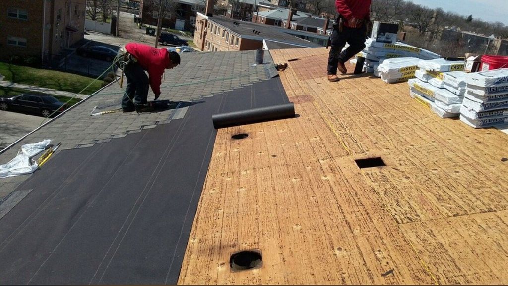 New shingle roof on a apartment building 