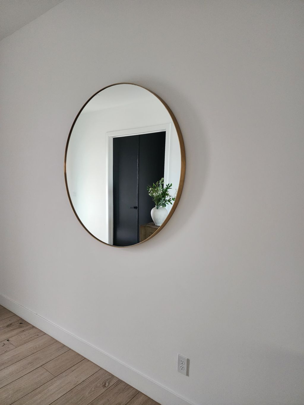 Decorative mirror install