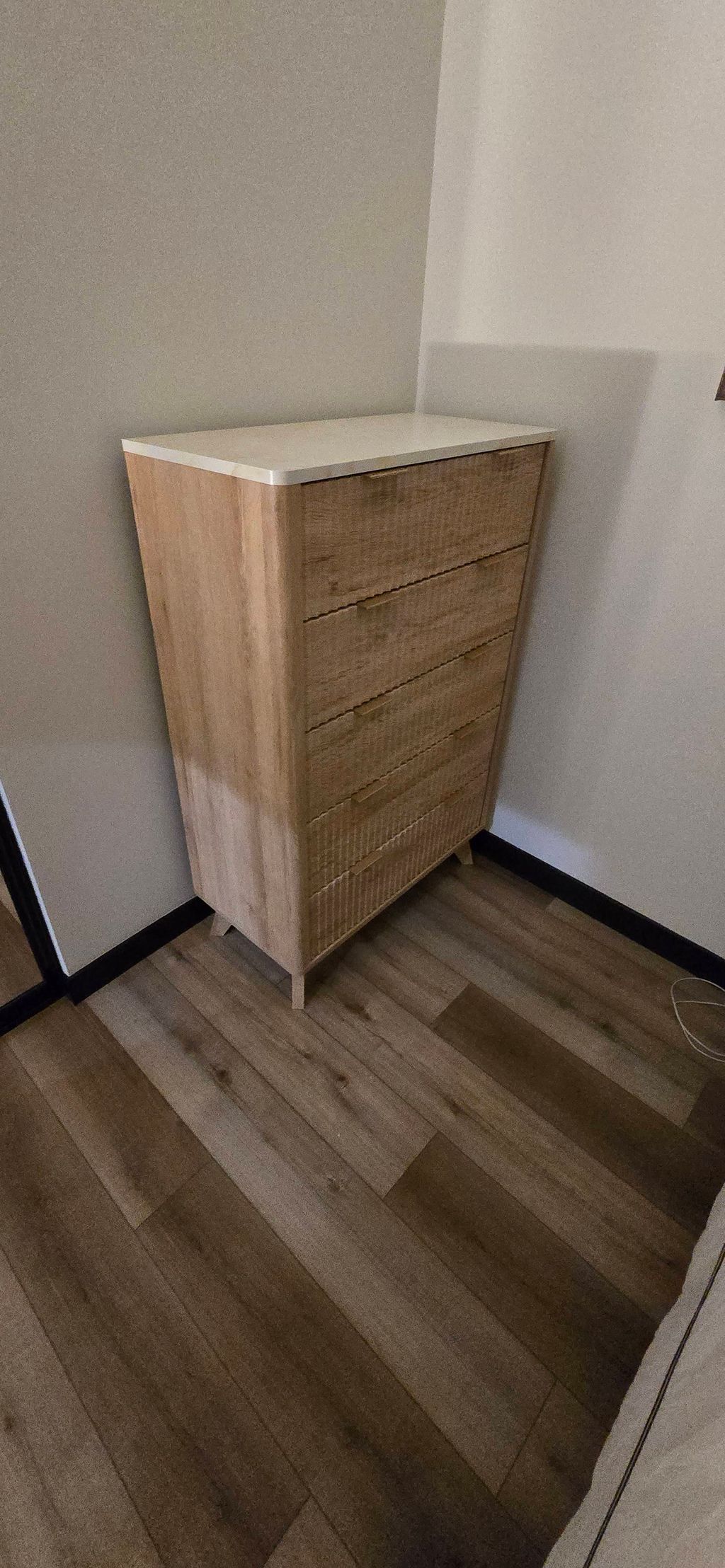 5 drawer dresser assembly