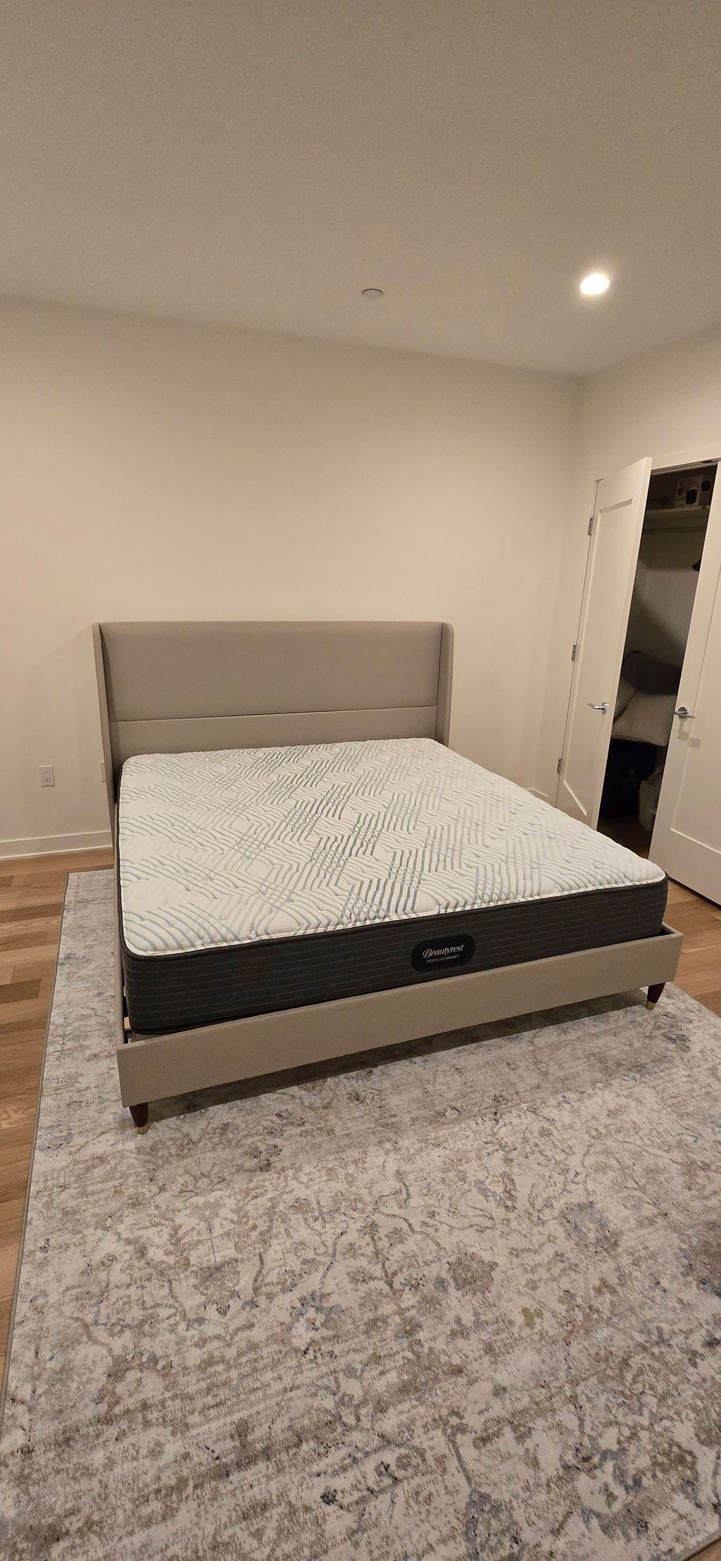 Queen bed frame assembly