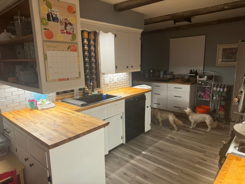 Undercabinet lighting