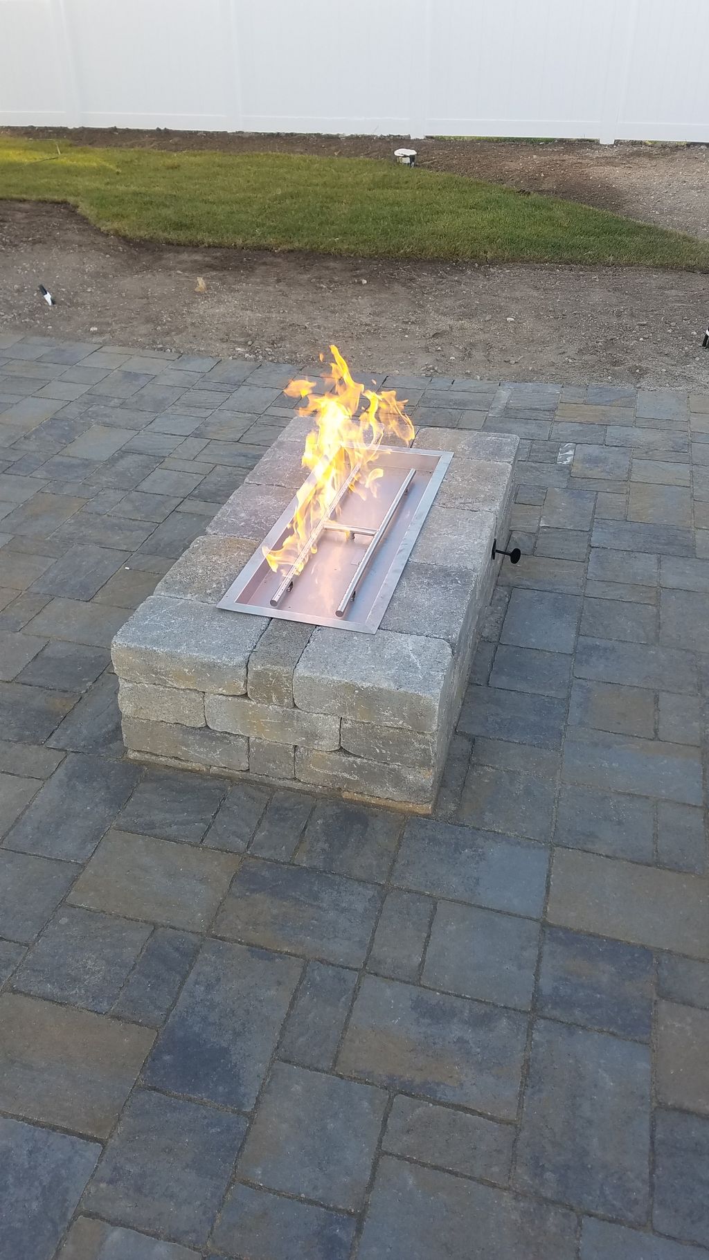 Gas fire pit