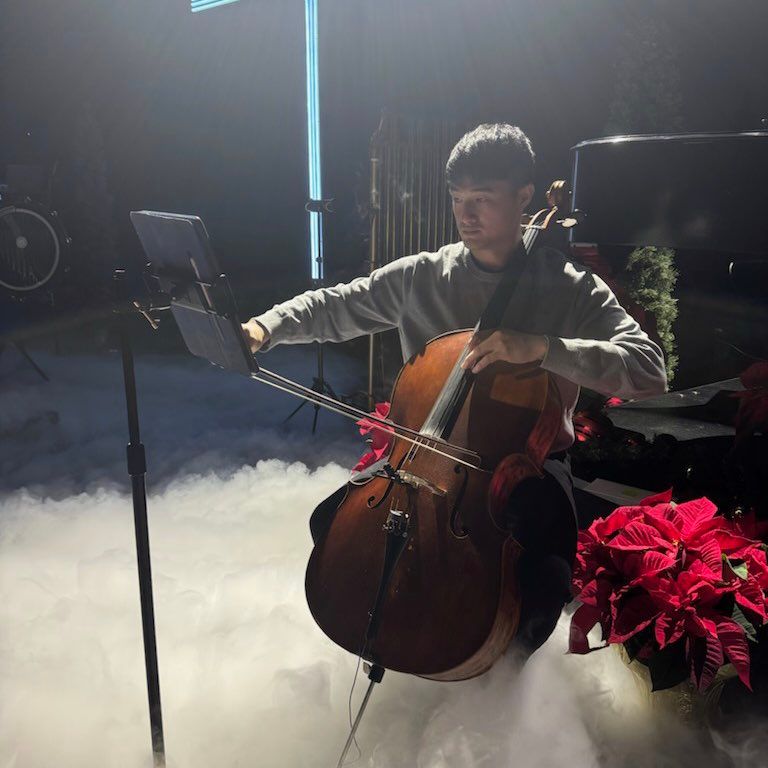 Learn Cello from Cellist Hsin Chen.