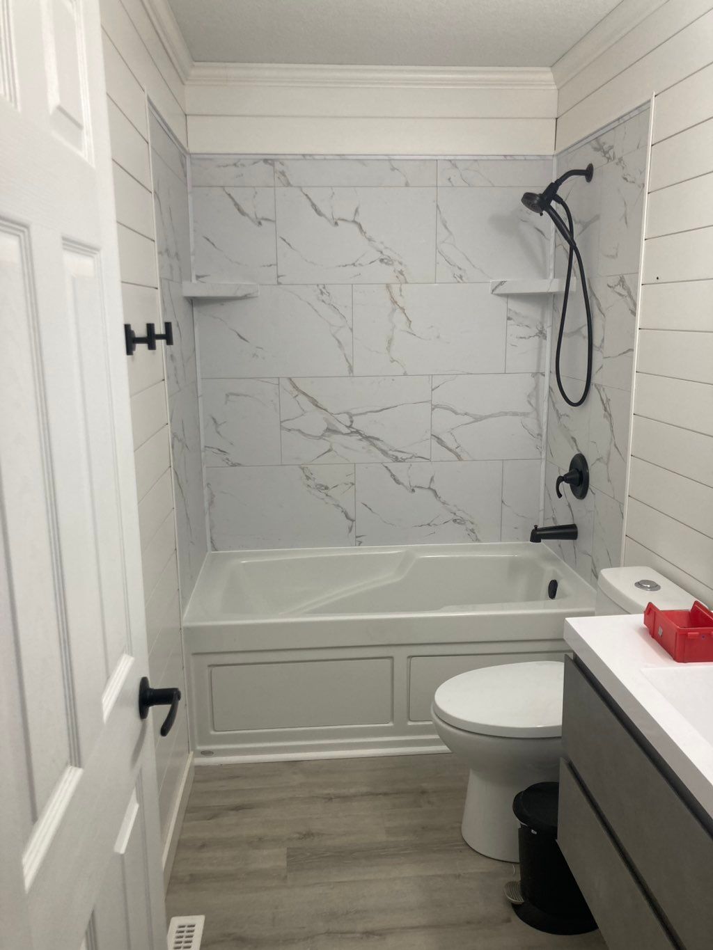 New tub and surround 