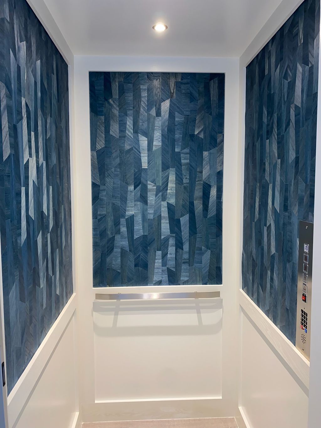 BLUE WOOD ELEVATOR 