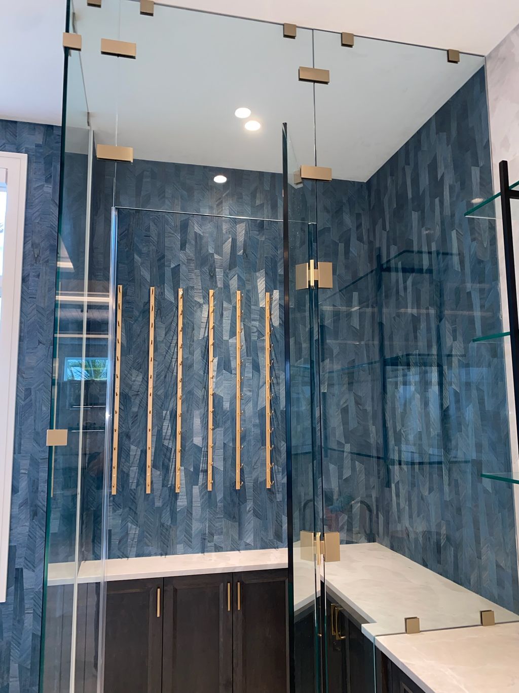 BLUE WOOD WINE ROOM