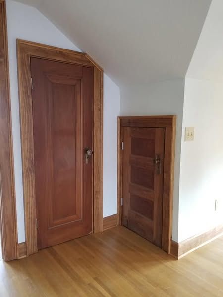 repurposed doors used in a nook or a new library/d