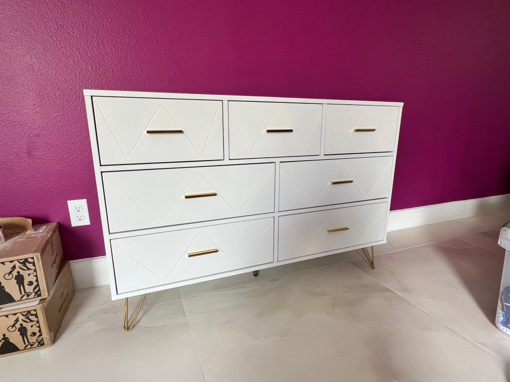 Furniture assembly