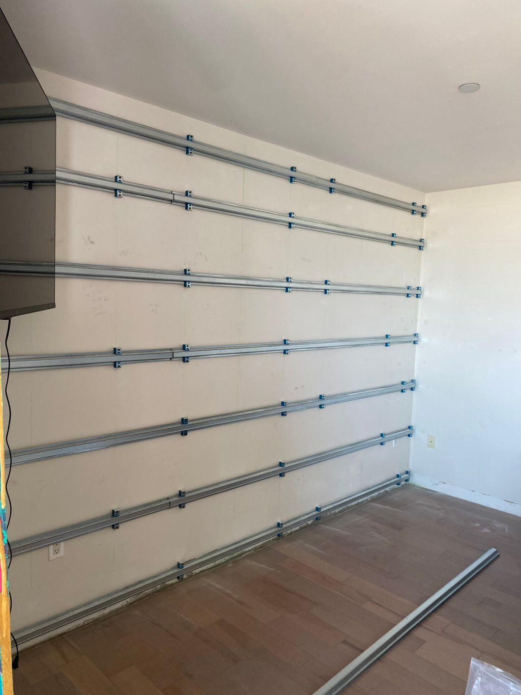 Resilient channel installation 