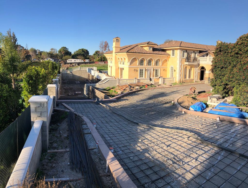 Driveway-Dume Dr, Malibu
