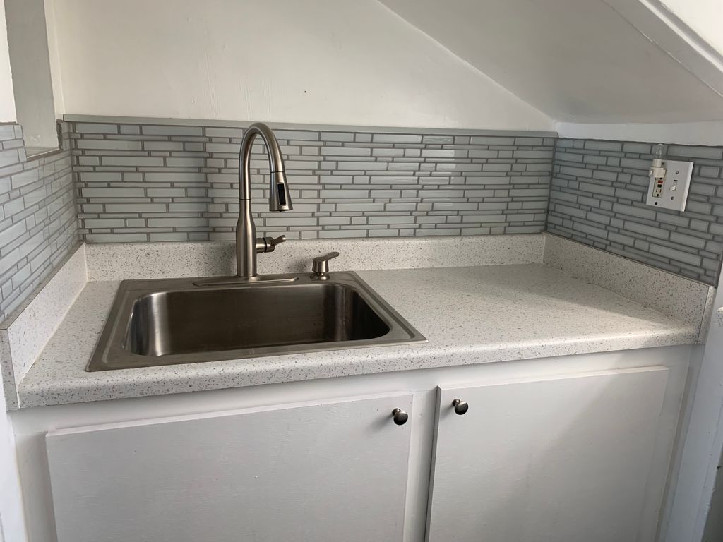 18/27 kitchen sink after