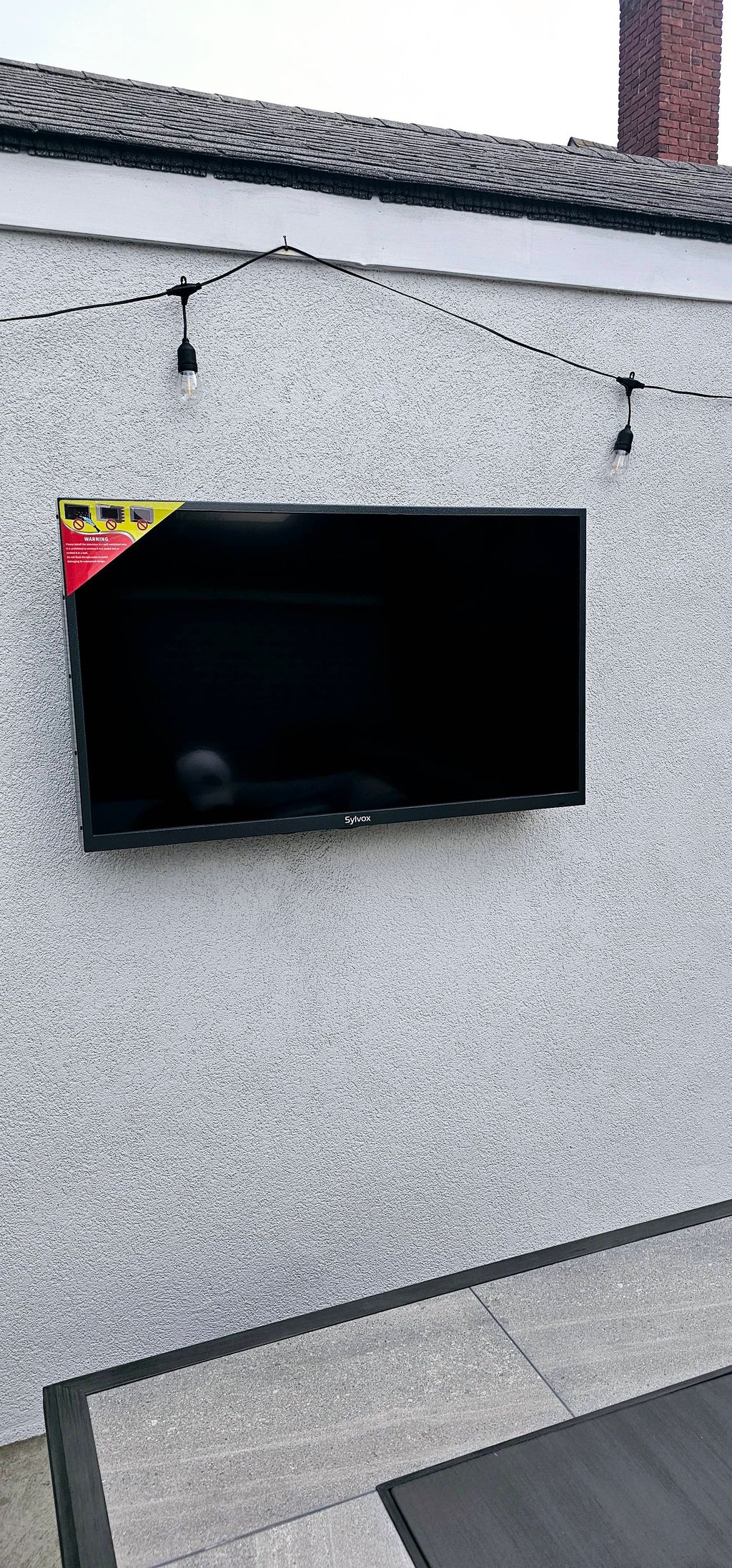 Outdoor waterproof TV