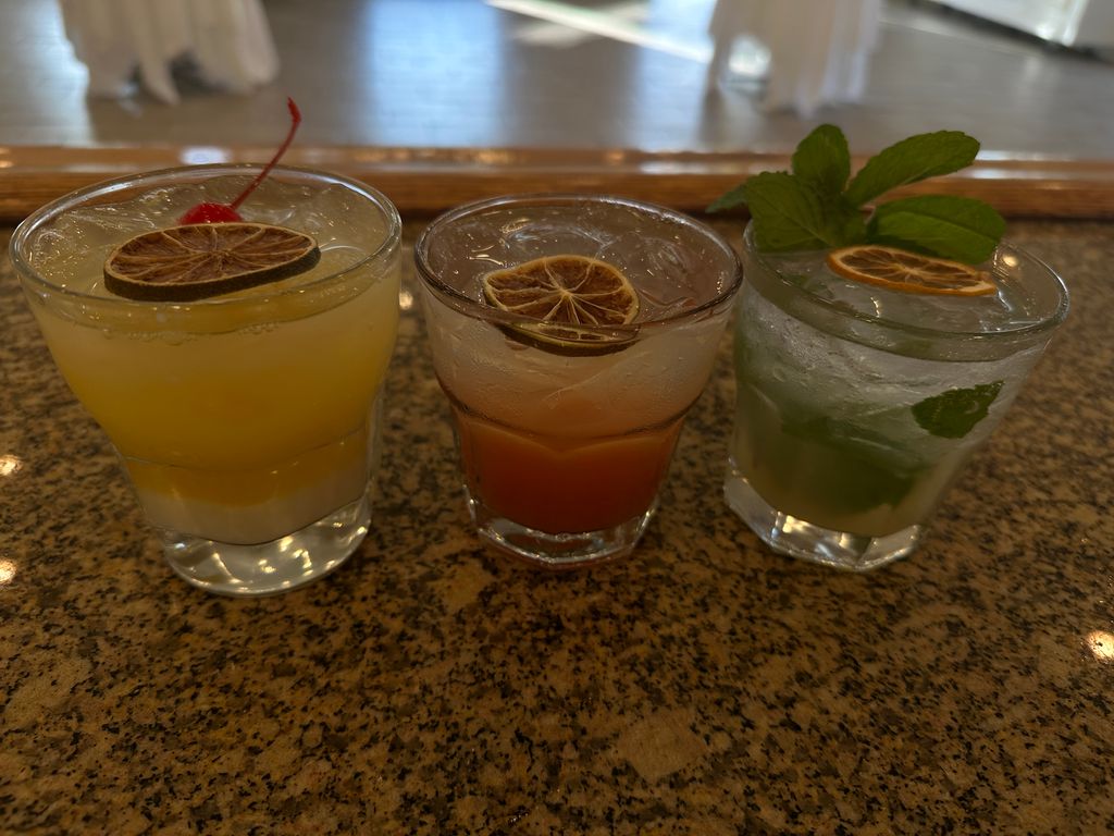 Pinacolada, sunrise, mojito 