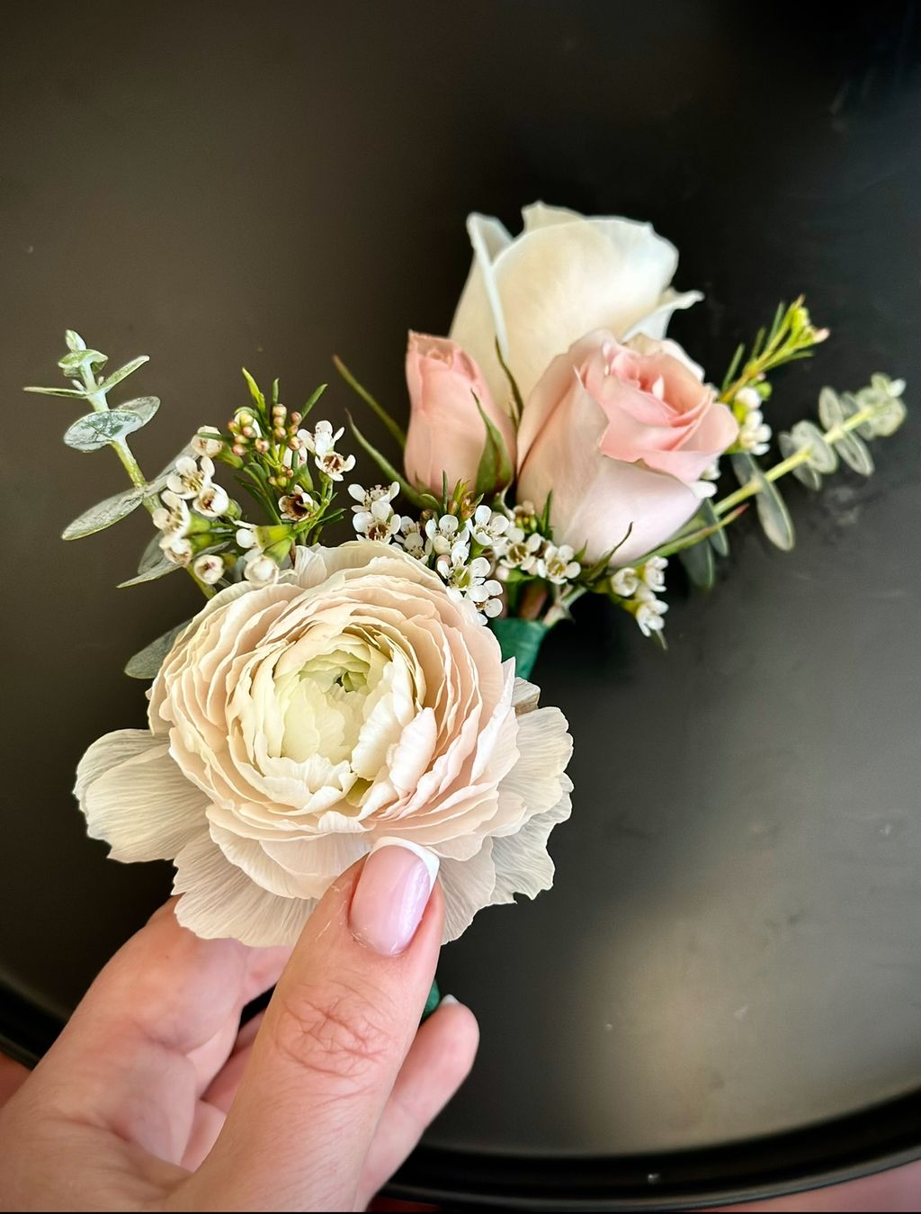 Boutonnières for the groom