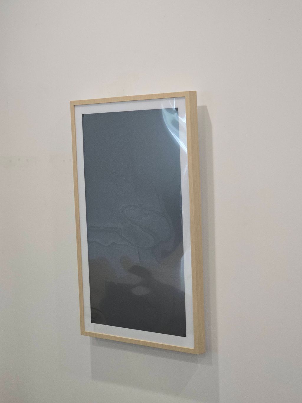 Installation of a hidden outlet and wall mounting 