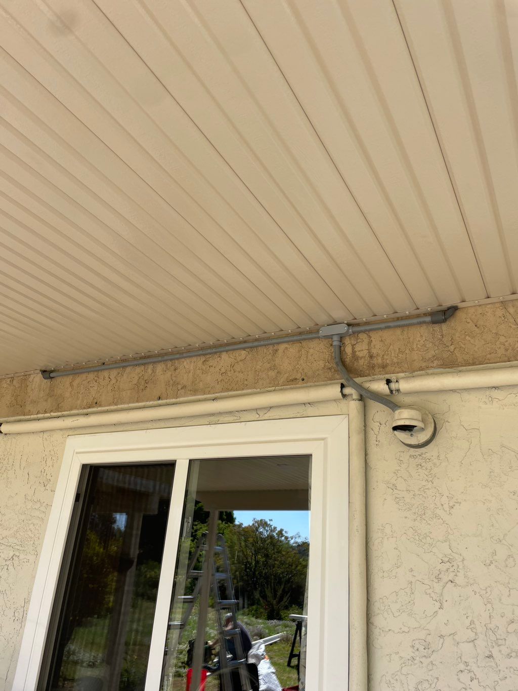 Electrical conduit install for power feed to can l