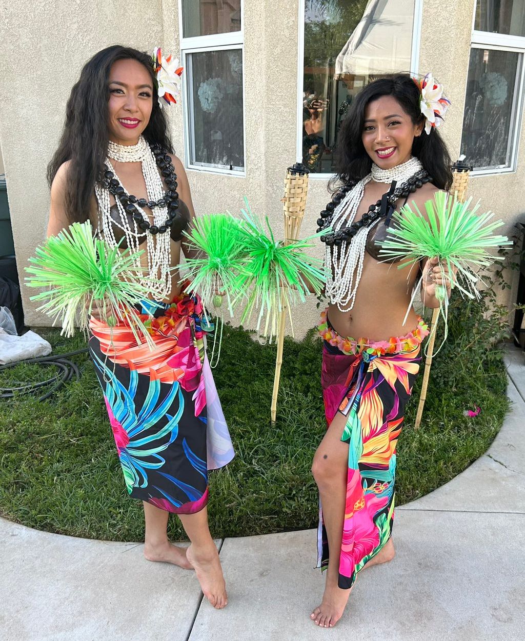 Hula Dancers