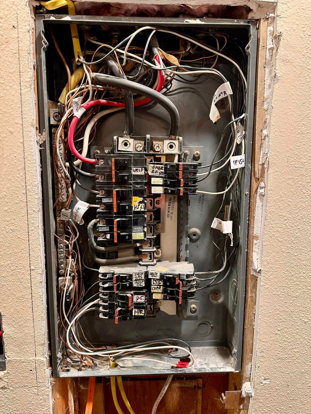 Labeling circuits before replacing panel