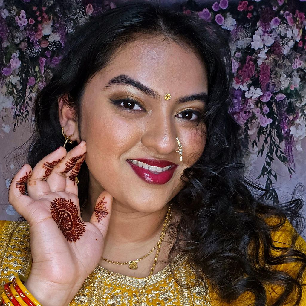 Devika's Mehndi Style