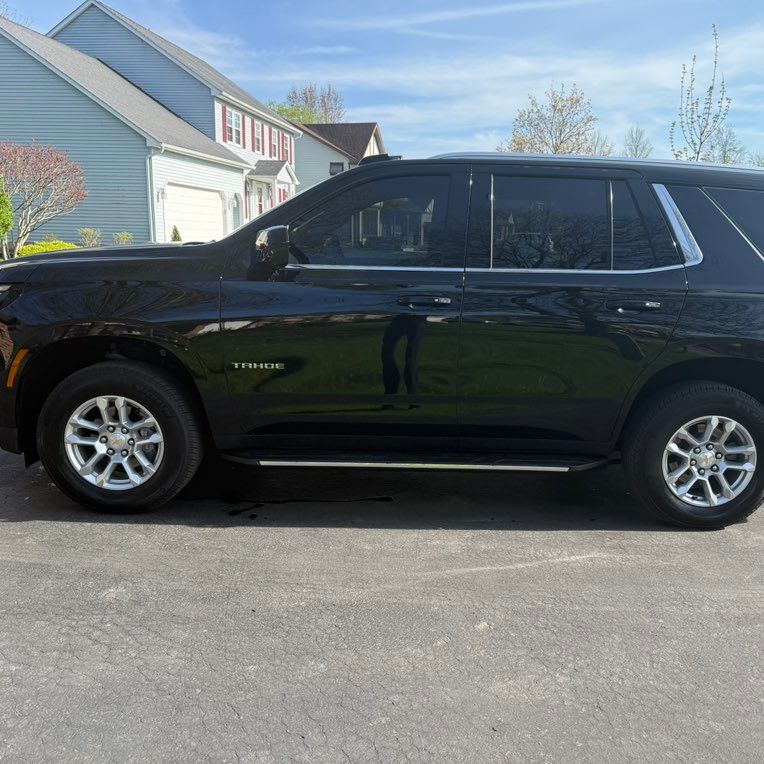 716 Black SUV Service