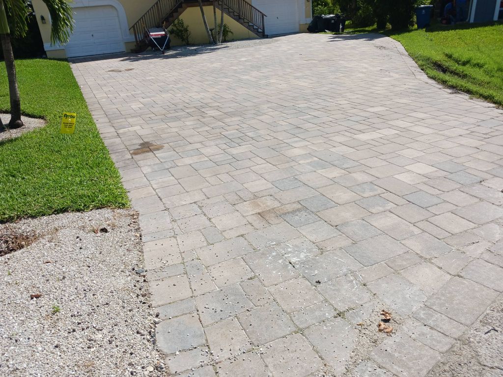 paver cleaning and sealing 
