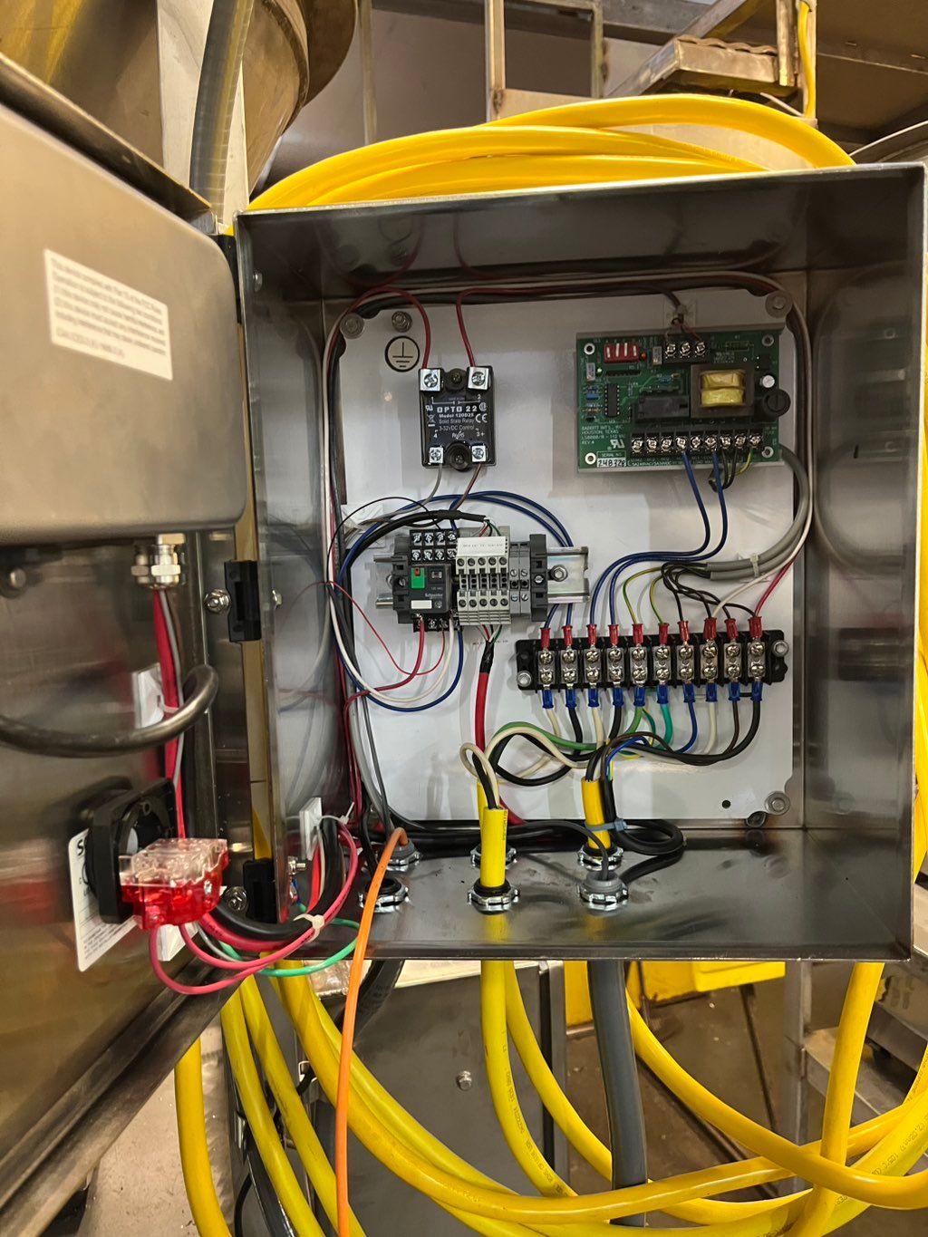 Control cabinets for industrial and commercial use