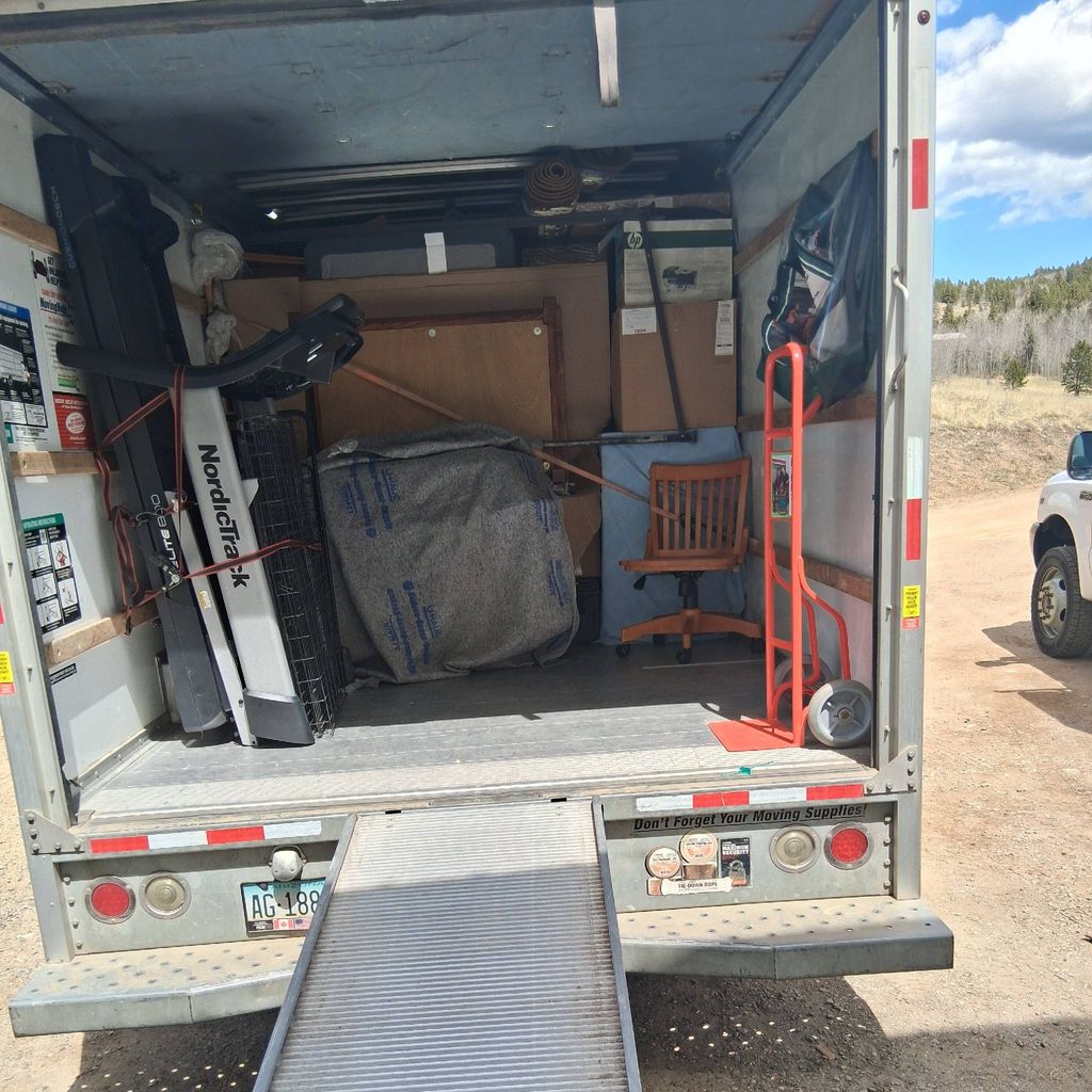 knc moving