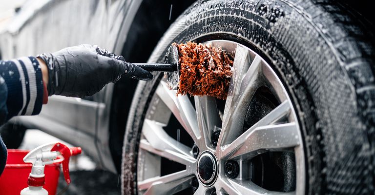 Find a mobile auto detailing services specialist near you