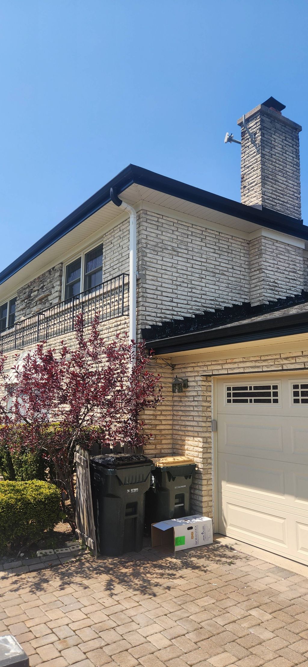 aluminum capping of fascia soffit and freeze board
