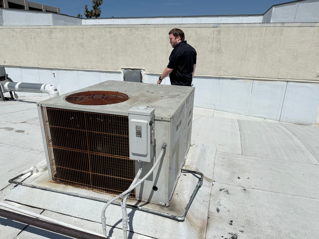 rooftop commerical unit. 