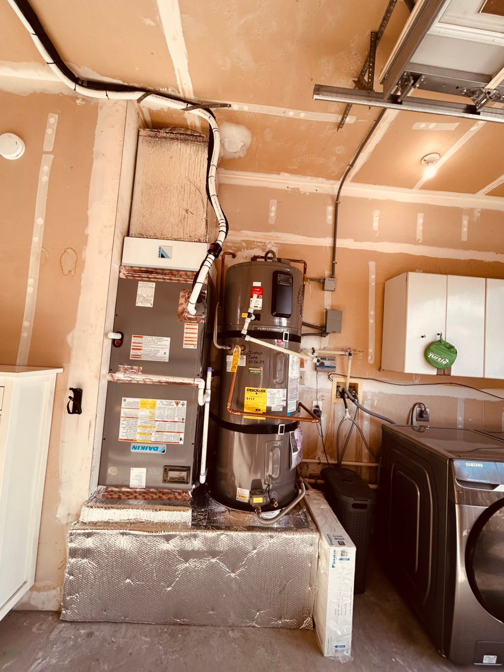 Daikin Communicating air handler with Daikin premi
