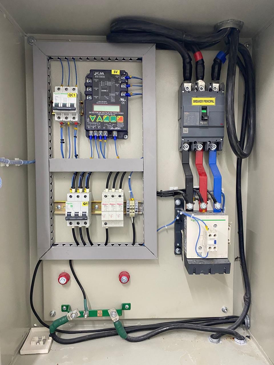 Electrical connections for a tomograph 