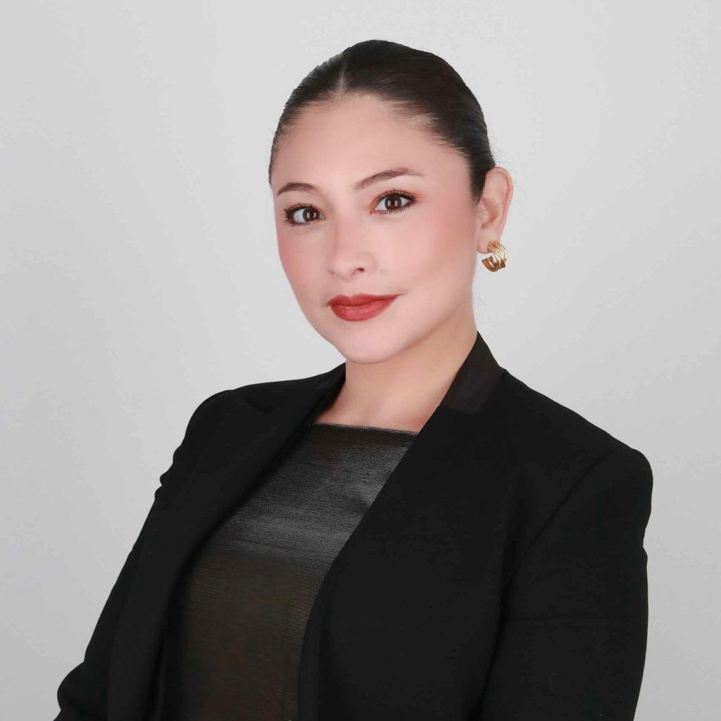 Debbie Villasana Arnautovic