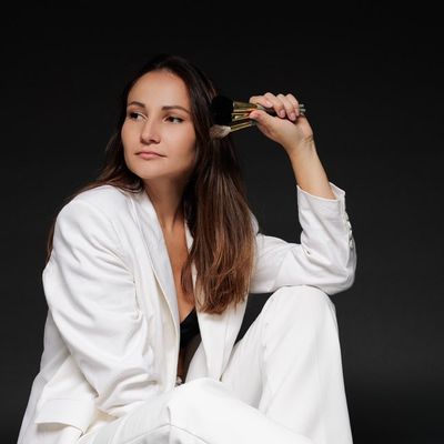 Avatar for Dorina Rotari Make-up and hair