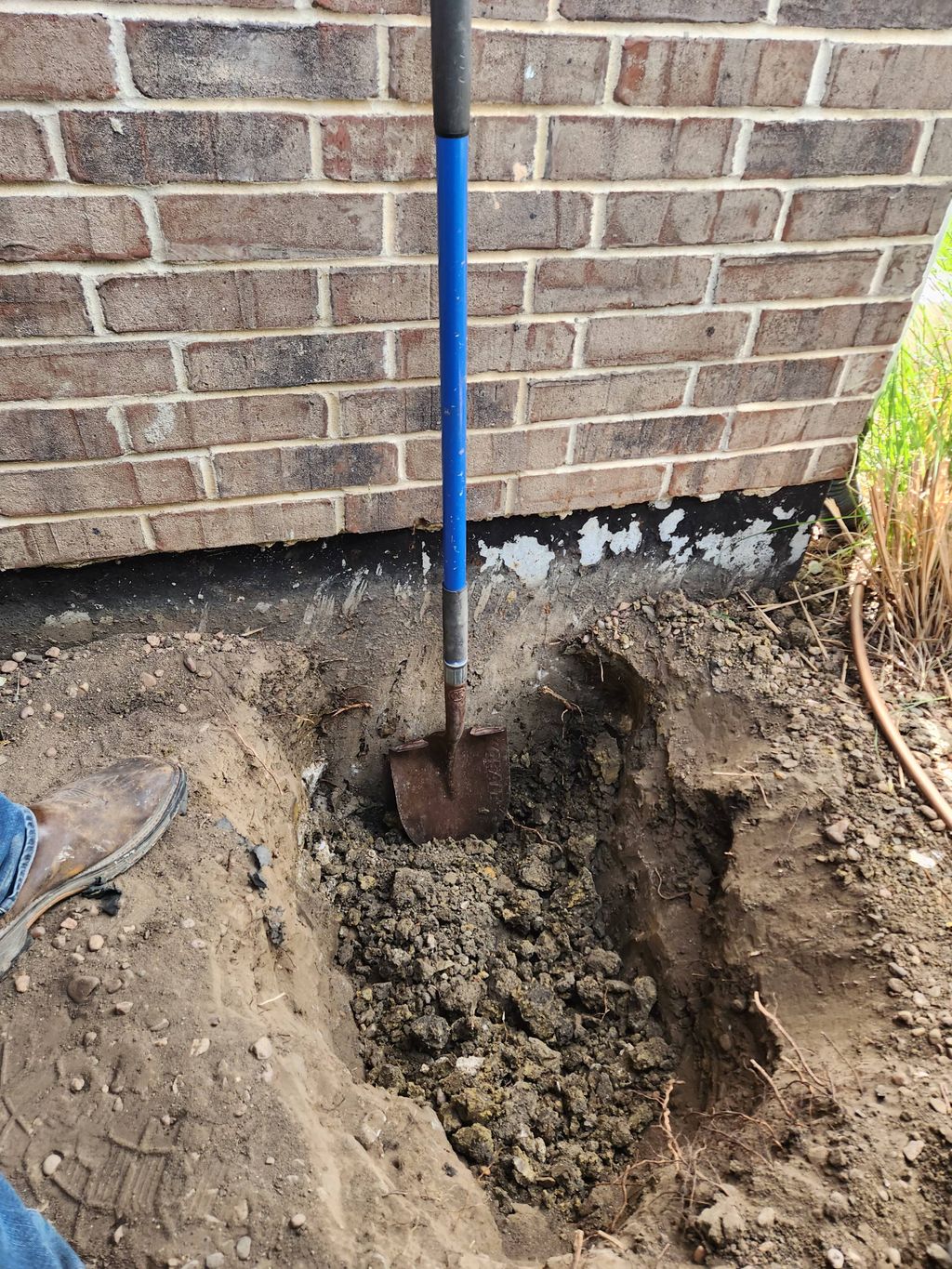 hole is about 18inches deep so far another 2ft to 