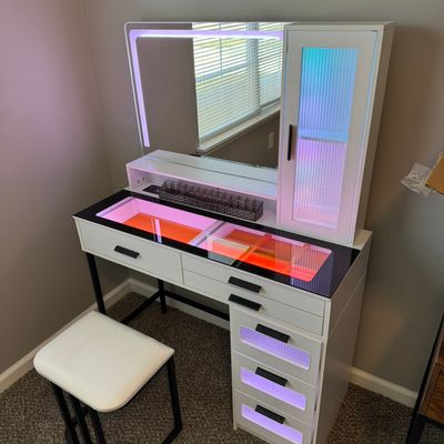 Avatar for furniture assembly