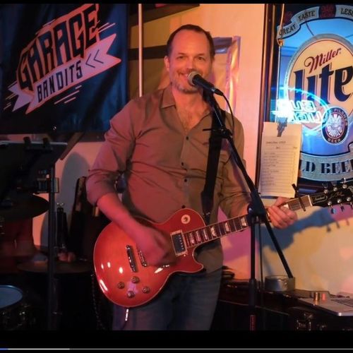 Online Guitar Lessons with Derrick