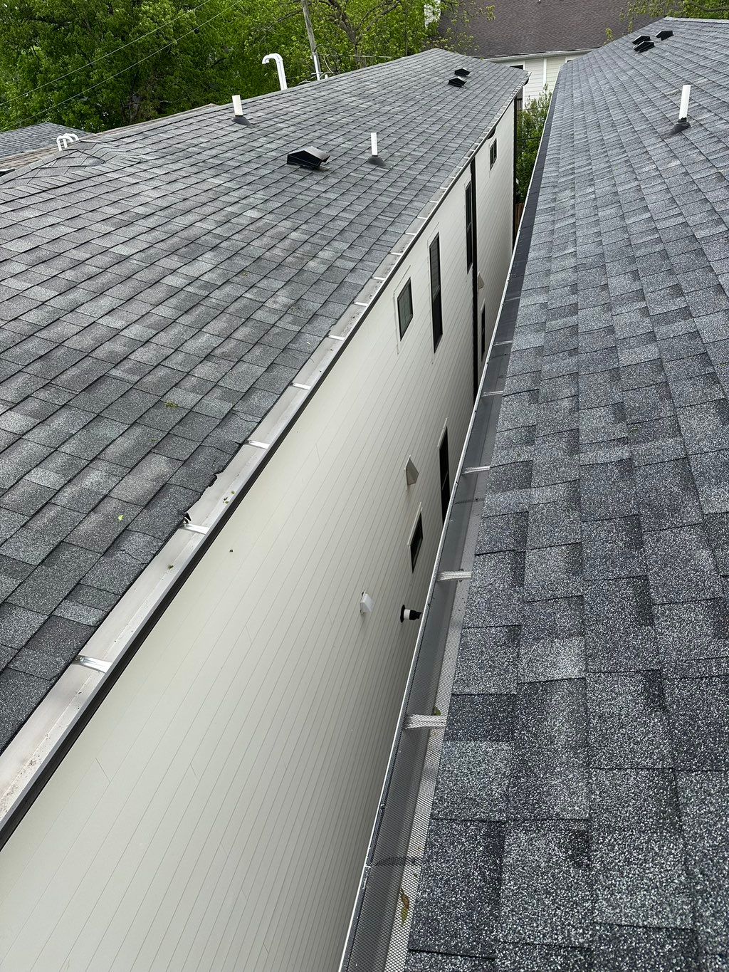 Screen laid in gutter neat so you don’t have to wo