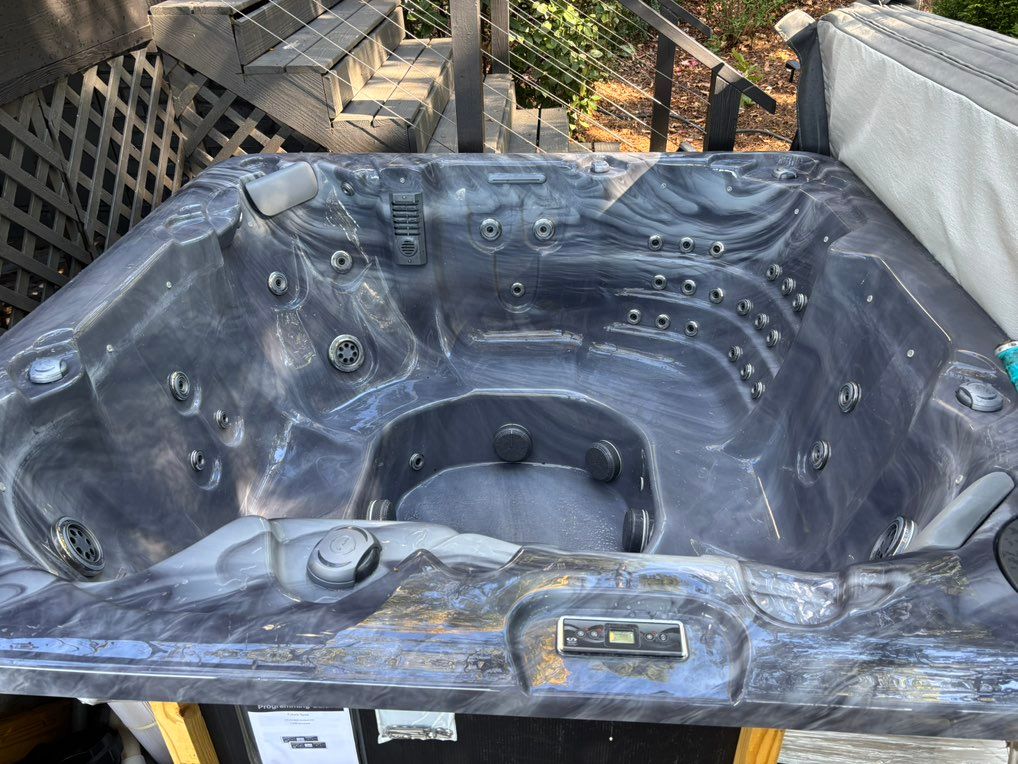 We offer drain and cleans on hot tubs.